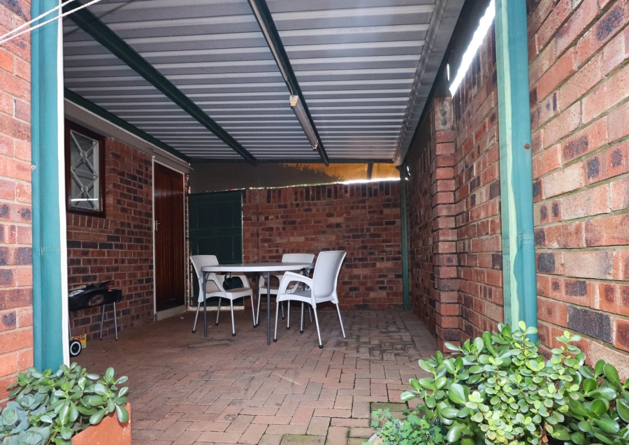 2 Bedroom Property for Sale in Flamwood North West